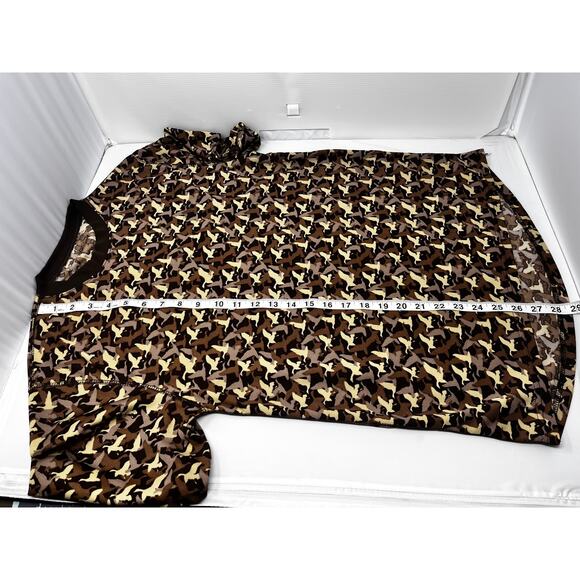 Duck Dynasty shirt with Duck Camo Print short sleeve shirt Pre-Owned size Large - Picture 2 of 6